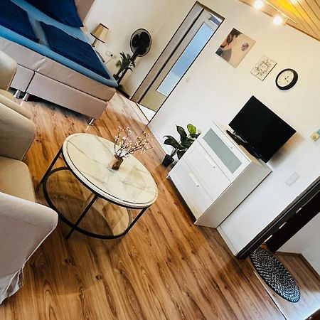 Private Studio Apartment With Balcony In Dortmund-Brackel Екстер'єр фото