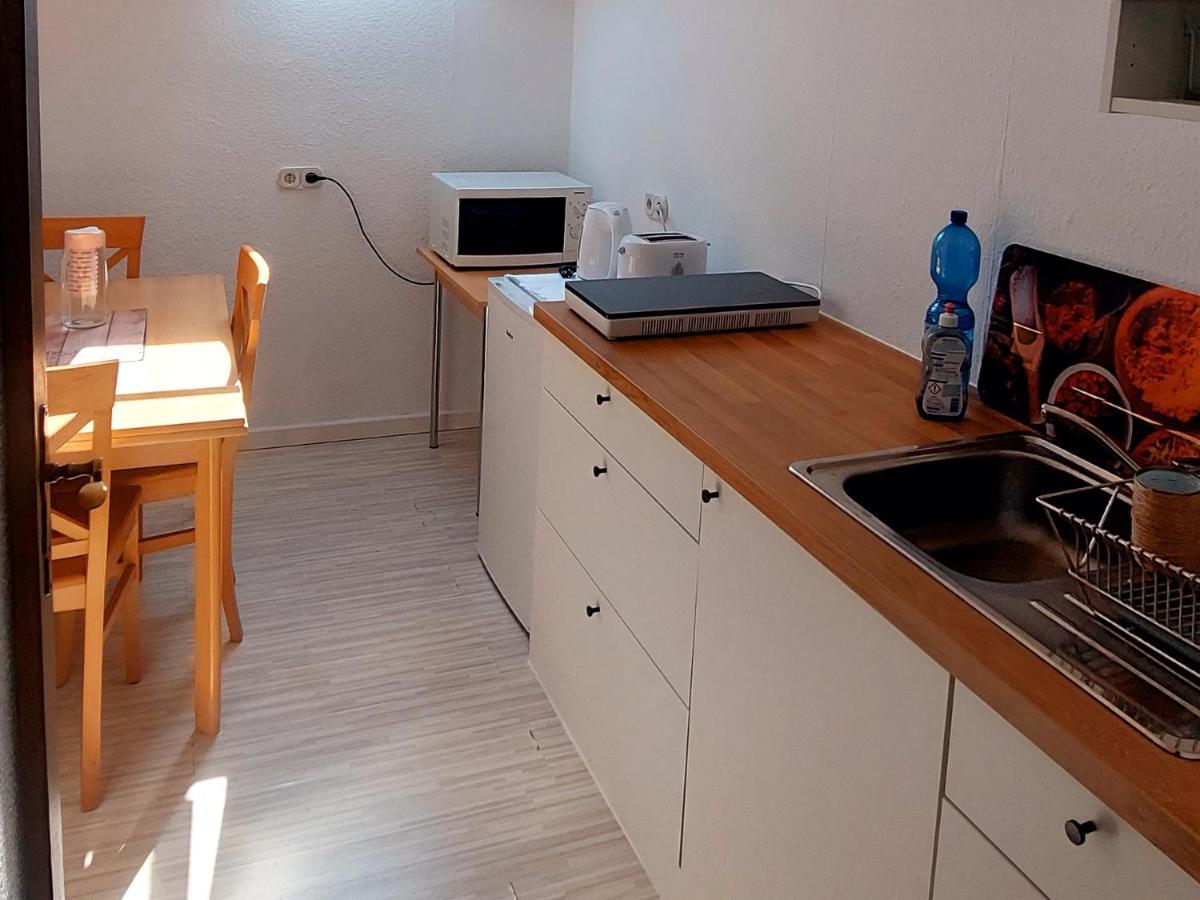 Private Studio Apartment With Balcony In Dortmund-Brackel Екстер'єр фото